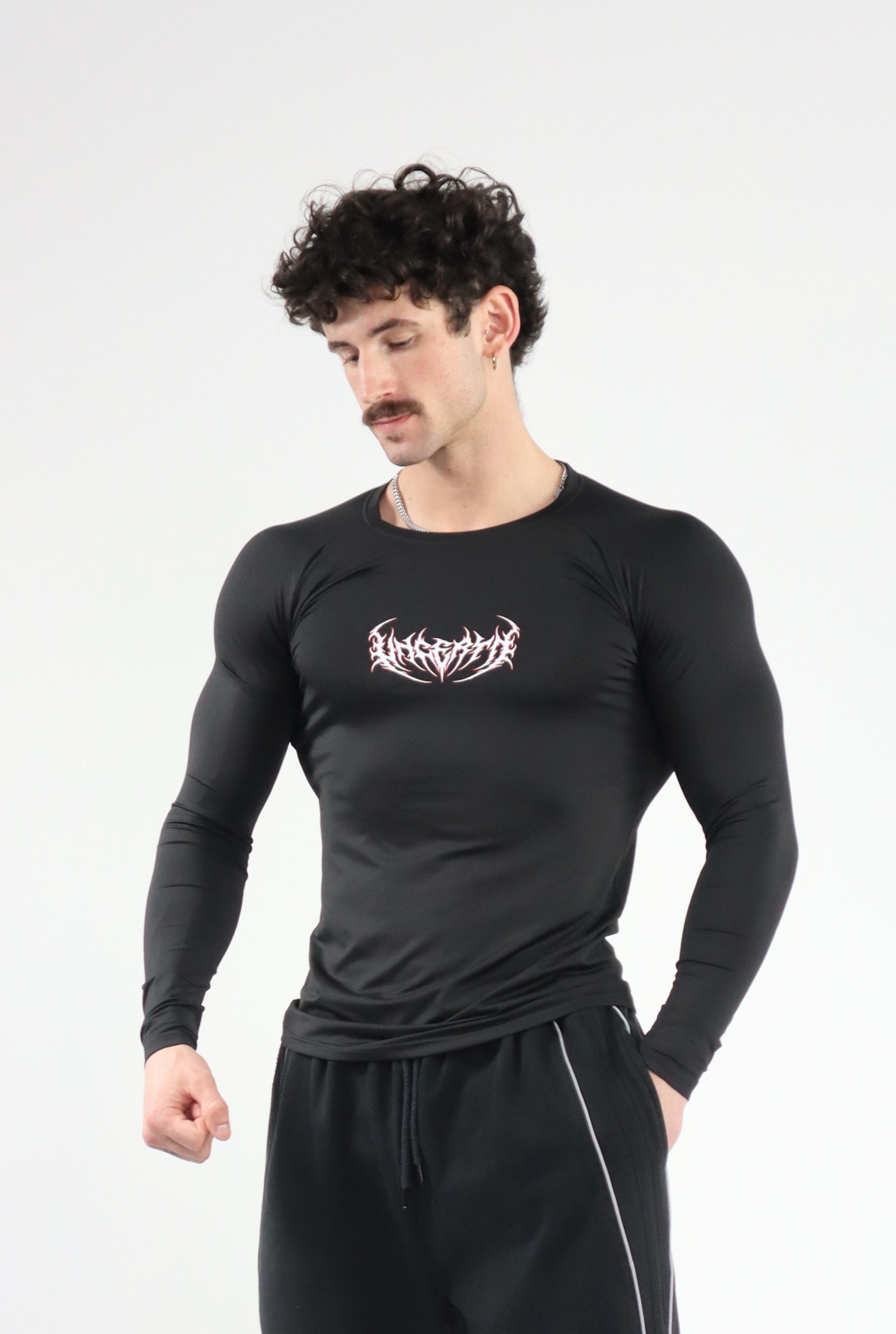 UC046 Void Compression Longsleeve - Black/Red