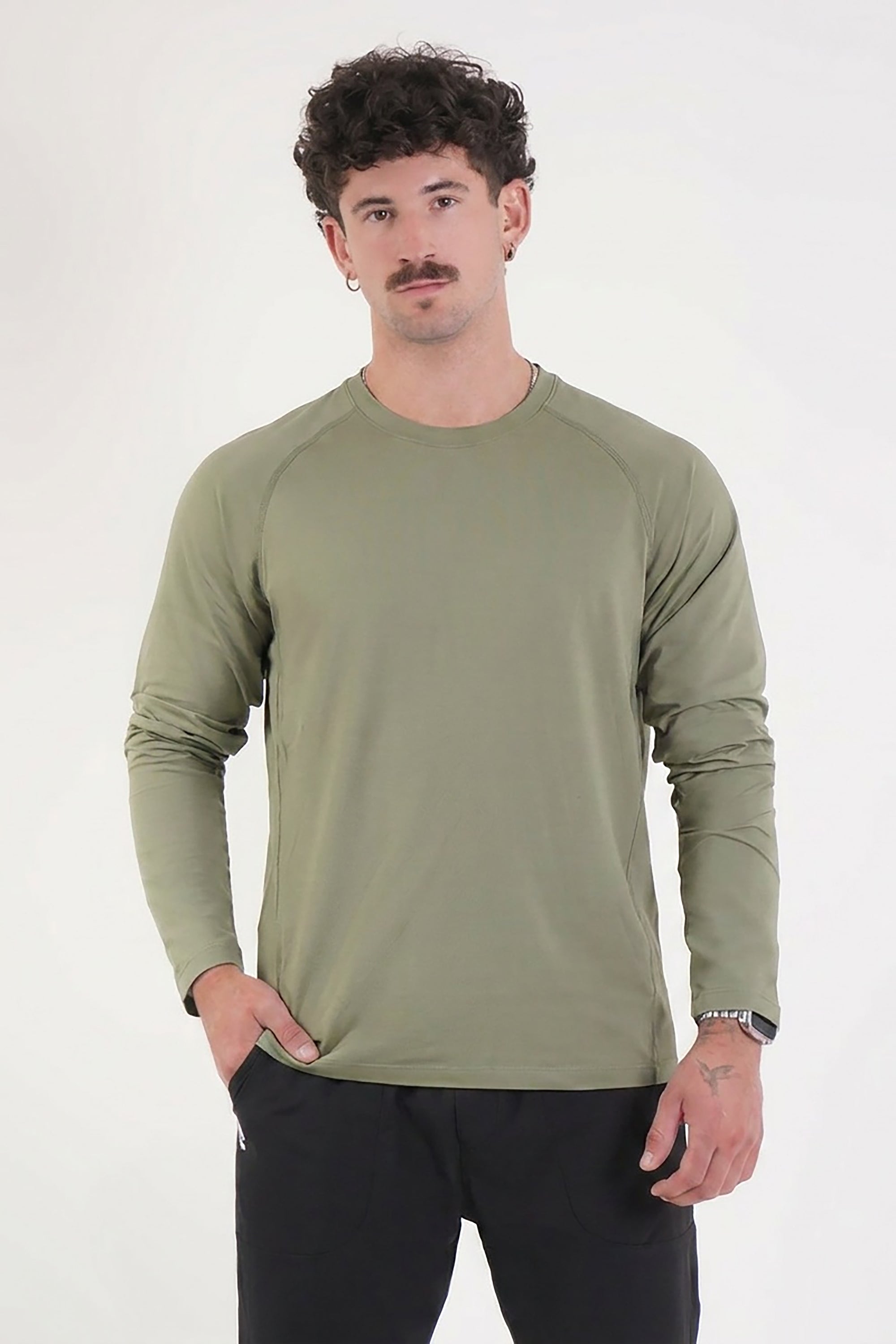 UC032 Summit Longsleeve - Moss Green