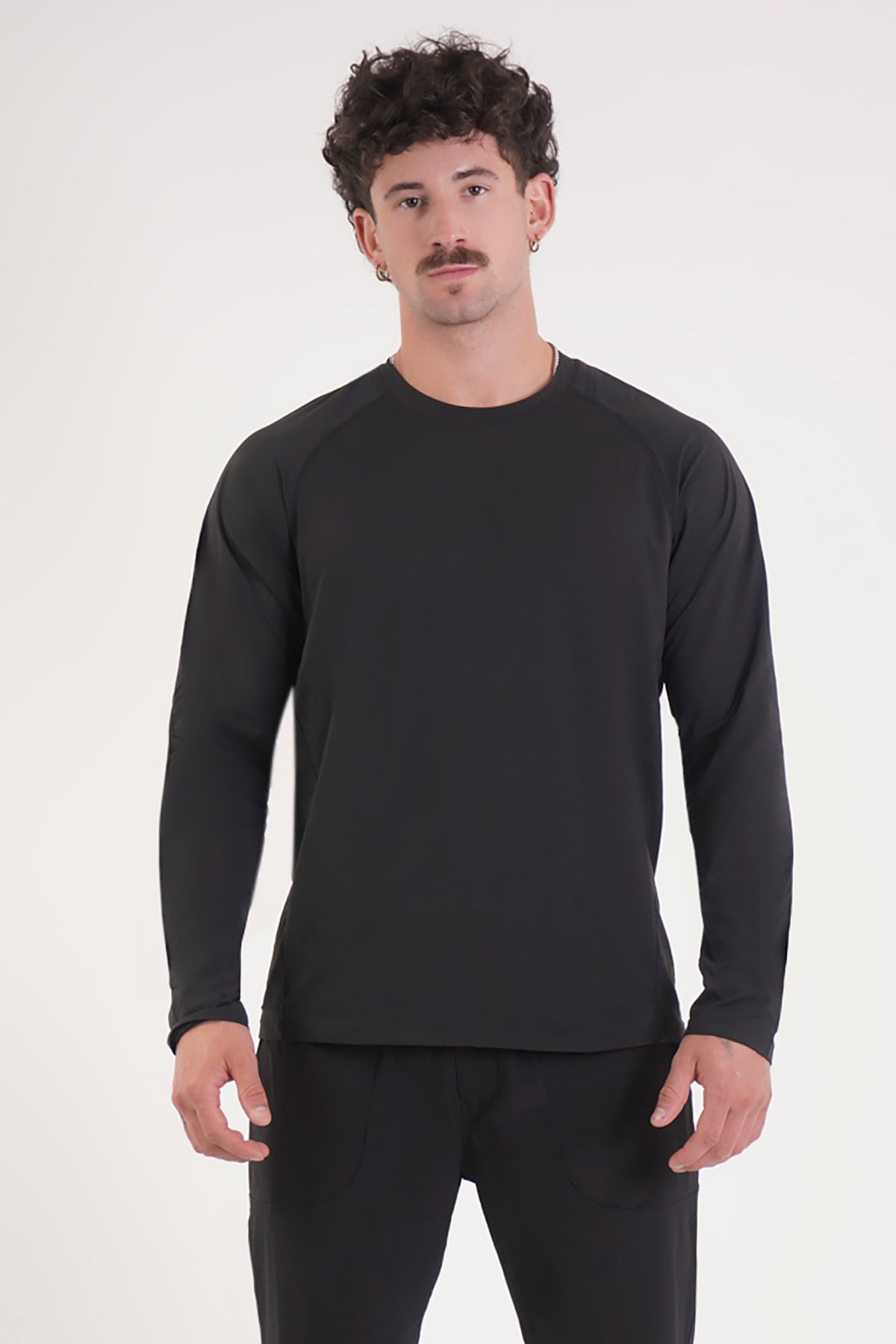UC032 Summit Long Sleeve - Black