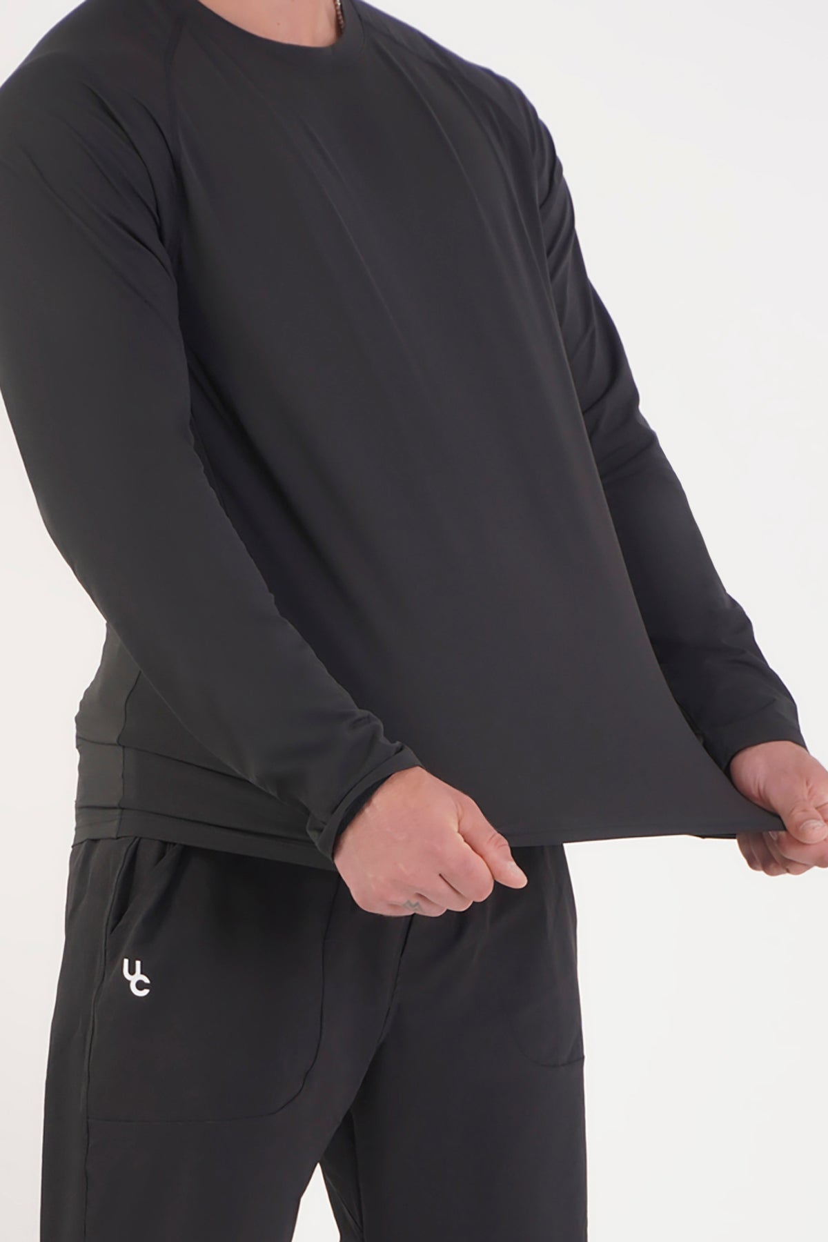 UC032 Summit Long Sleeve - Black