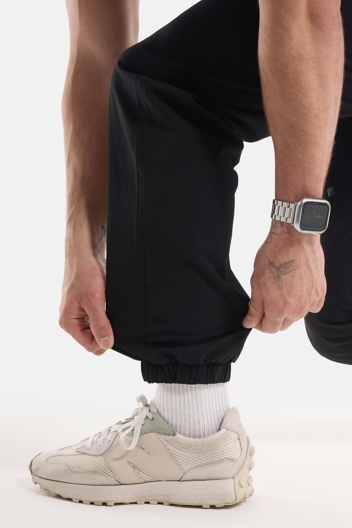 UC025 Summit Performance Joggers - Black