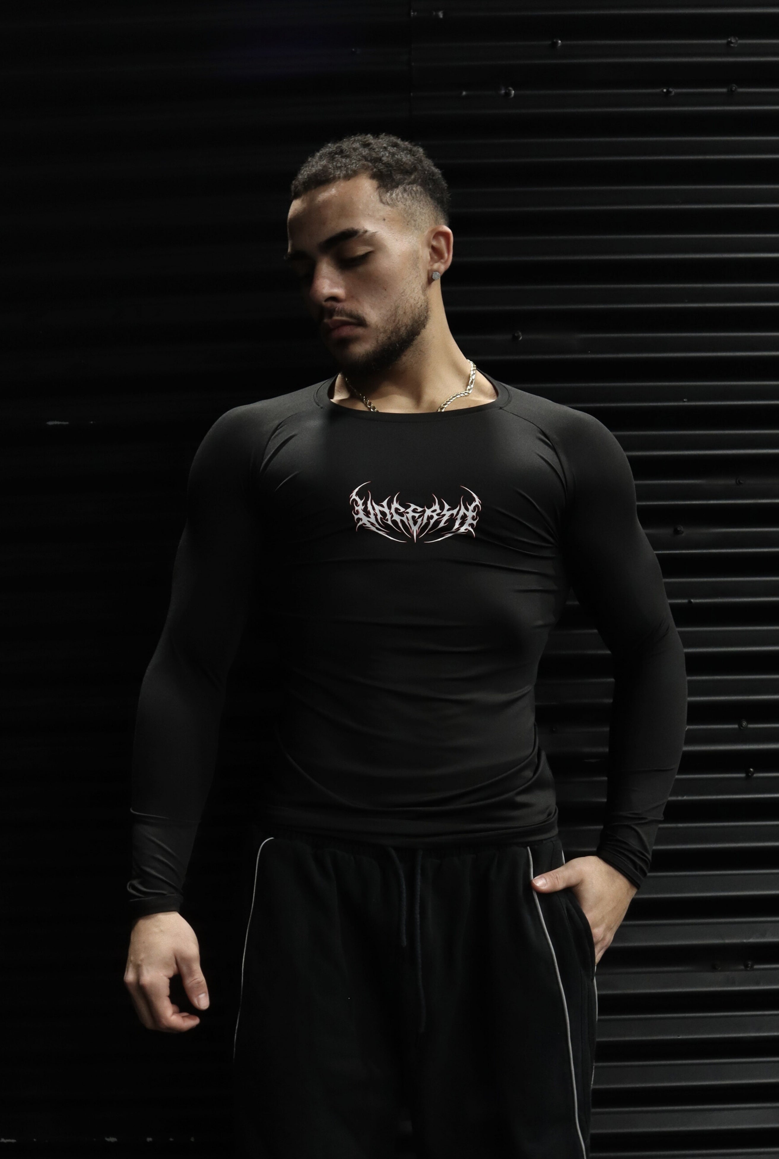 UC046 Void Compression Longsleeve - Black/Red